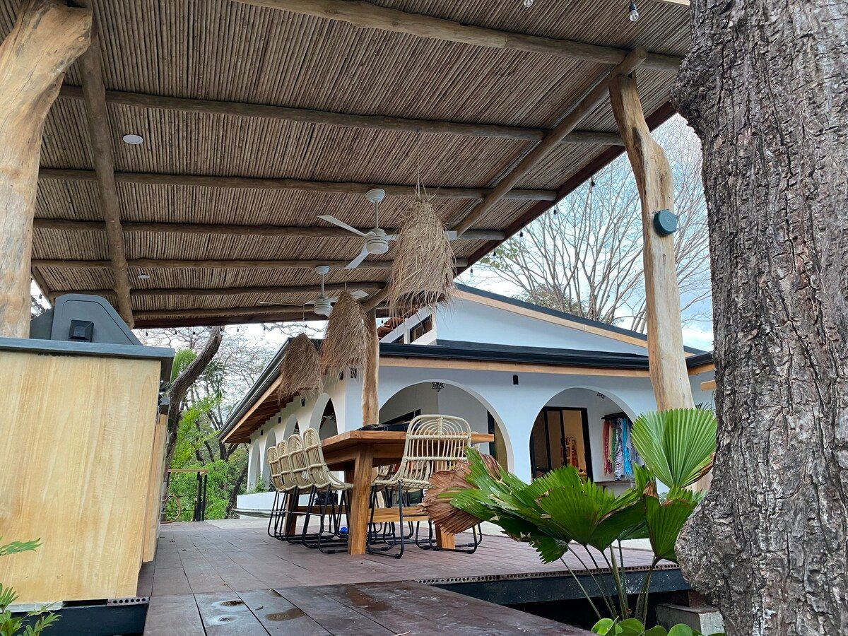 Photograph of Oasis Marroquí, a contemporary high-end home in Nosara