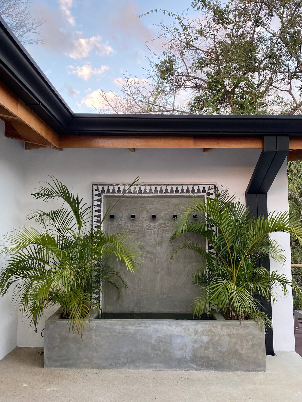 Photograph of Oasis Marroquí, a contemporary high-end home in Nosara